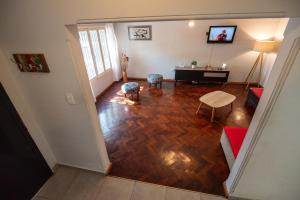 Casa amplia para 7 con garaje, parrilla y espacio de trabajo en zona residencial de Mendoza