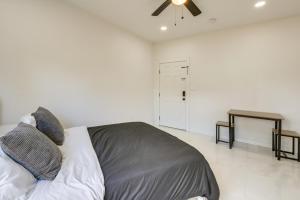 Walkable Studio w Pool in South Padre Island!