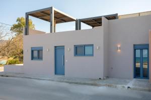 Antimo Villas - Gallini Beach House