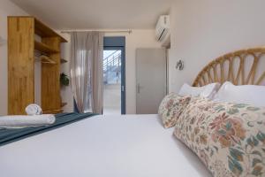 Antimo Villas - Gallini Beach House