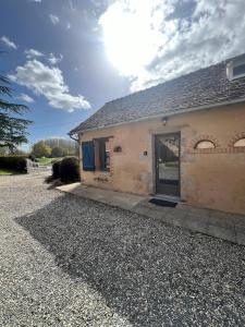 Charmant petit studio en bord de Sarthe au calme