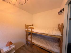joli T2 proche du centre, en rez-de-chaussée pour 4 à 5 personnes, terrasse, Wi-Fi, parking