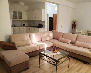 Gjirokastra apartment 360
