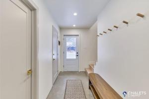 Chalet Altitude Riverfront Pet-Friendly