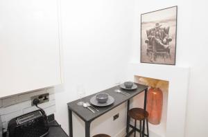 Modern 1BR Apartment - Free Parking - City Access