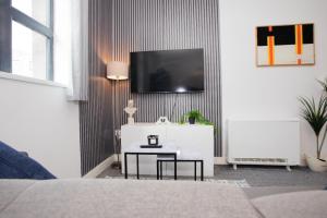 Modern 1BR Apartment - Free Parking - City Access