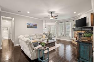 Heart of Ferris 3-BD 2-BA with Pool Patio & BBQ
