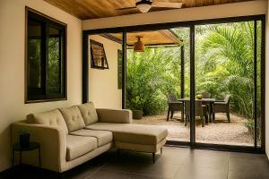 Mountain and beach house 15 minutes from Santa Teresa