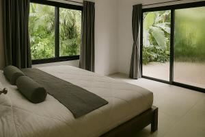 Mountain and beach house 15 minutes from Santa Teresa