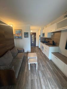 Studio jardin 4 pers piscine plage Le Lavandou