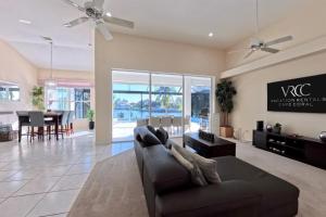 VRCC Villa Alba - waterfront villa with boat dock