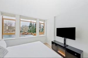 Cascade Lodge Whistler by Elevate Vacations