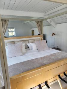 Coach House, in a stunning location by the castle