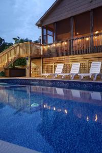 Woodlands Wonder by Oak Island Accommodations