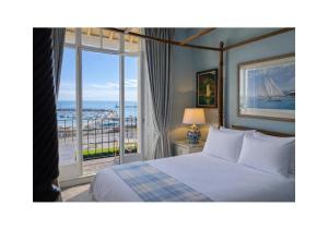 The Royal Harbour Hotel