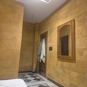 Moment Gest House Sam