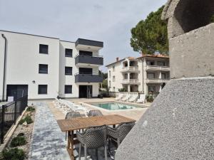 Natalija Studio City