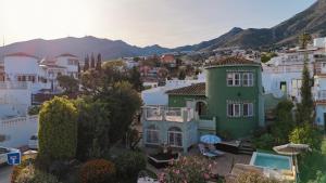 Authentic Andalusian Boho Villa - Pool - Garden-BBQ- 7 Guests