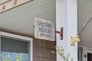 Near Murphy River Walk: Historic Downtown Home!