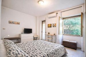 Amosina La Maddalena Holiday Home with Parking