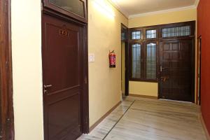 Hotel O Greenview Near Munshi Pulia Metro Station