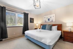 Townhouse with Free Shuttle to Tremblant Resort