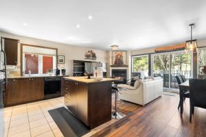 Townhouse with Free Shuttle to Tremblant Resort