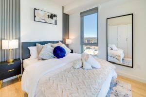 Modern Penthouse in Central KW