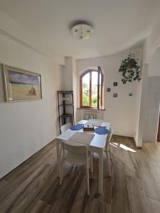 R27 - Graziosa villetta con giardino e posto auto