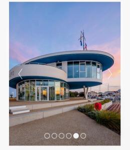 Carnon plage Magnifique studio cabine ensoleillée ,vue sur le port