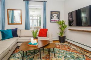 Bright & Spacious Boston Home near T