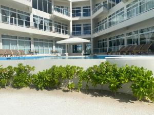 Styles Beach 2C - Ocean View Luxury Condo w Pool