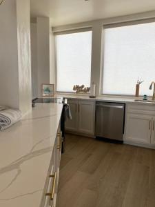 Styles Beach 2C - Ocean View Luxury Condo w Pool