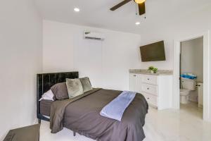 Easy South Padre Beach Retreat w Pool Access