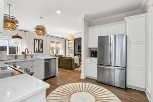 Downtown Wilmington Walk to Riverwalk & Live Oak Villa