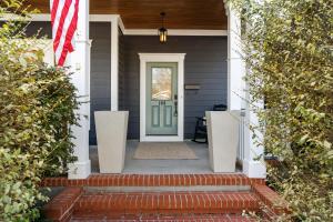 Downtown Wilmington Walk to Riverwalk & Live Oak Villa