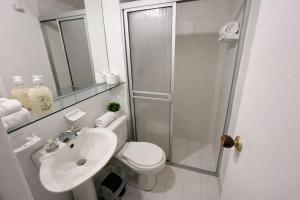 Apartamento con piscina en el mejor sector del poblado para estancia mínima de 1 mes