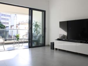 Pretty Cabin in Sdq Walking Distance to the City 2 Beds Sofa Sleeps 6