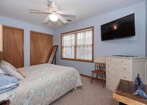 Spacious A-Frame Family Beach Getaway - Sleeps 8