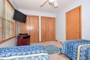 Spacious A-Frame Family Beach Getaway - Sleeps 8