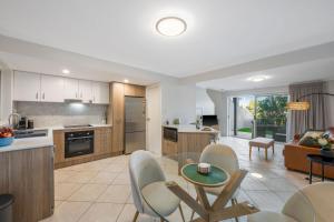 Sunrise SeaBreeze - Private townhouse in Sunrise Beach