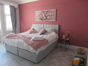 Beautiful 4 Bed Room Beach House Sea Views Garden