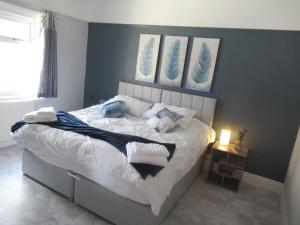 Beautiful 4 Bed Room Beach House Sea Views Garden