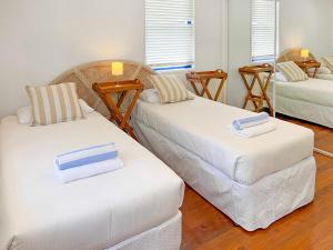 Kookaburra Lodge 4 Little Cove Road 8 under new management