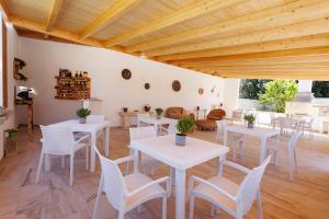 Petra Leccese - Art & Design B&B with Pool