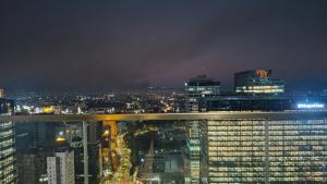Mysuites2go33E Uptown Parksiutes Tower2