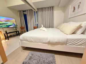 Mysuites2go33E Uptown Parksiutes Tower2