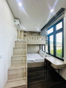 2- Bedroom Apartment with Sea View - Near the Beach