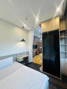 2- Bedroom Apartment with Sea View - Near the Beach