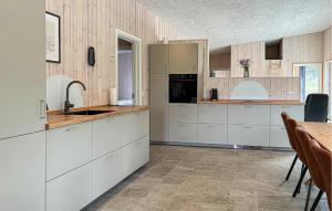 Stunning Home In Spøttrup With Sauna